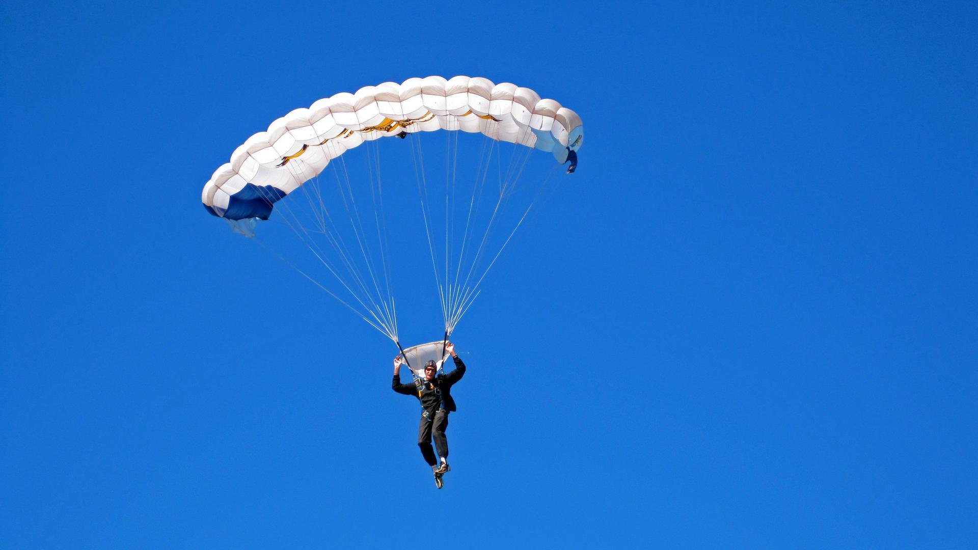 开云体育俱乐部官网-电子竞技：虚拟世界中的王者争夺，电子竞技的虚拟性