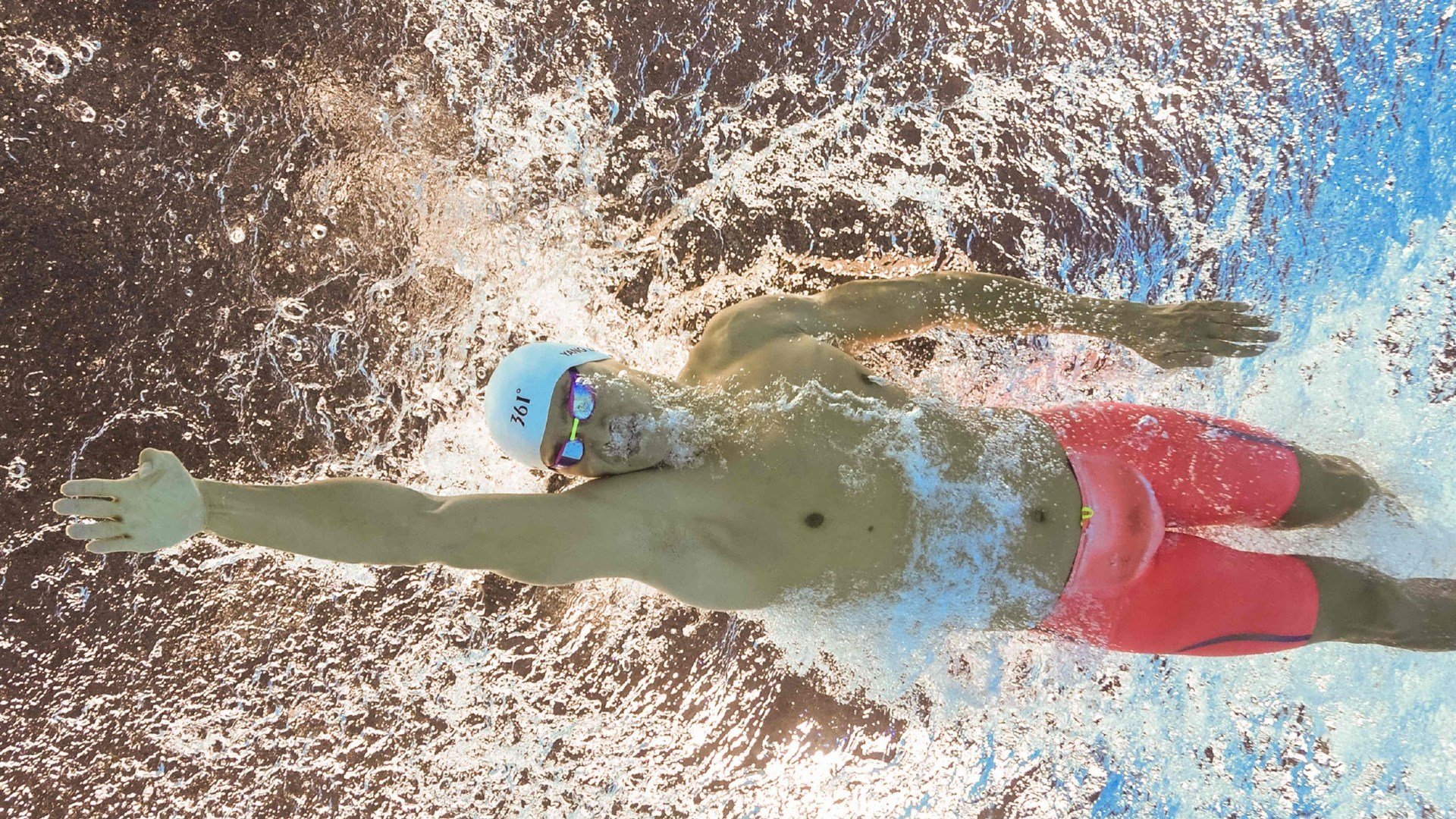 精彩回放:王强的逆袭投篮成为全场最高点!,cba王强